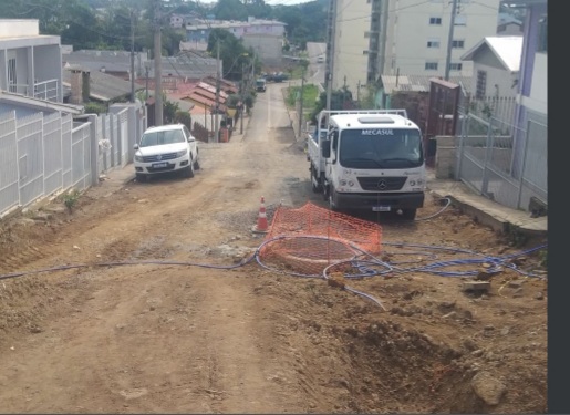 Obras de implantação de rede pluvial no Bairro Esplanada avançam e estão próximas da conclusão