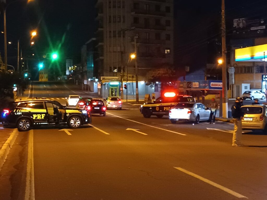 Operação Balada Segura flagra 26 motoristas sob efeito de álcool na madrugada deste domingo